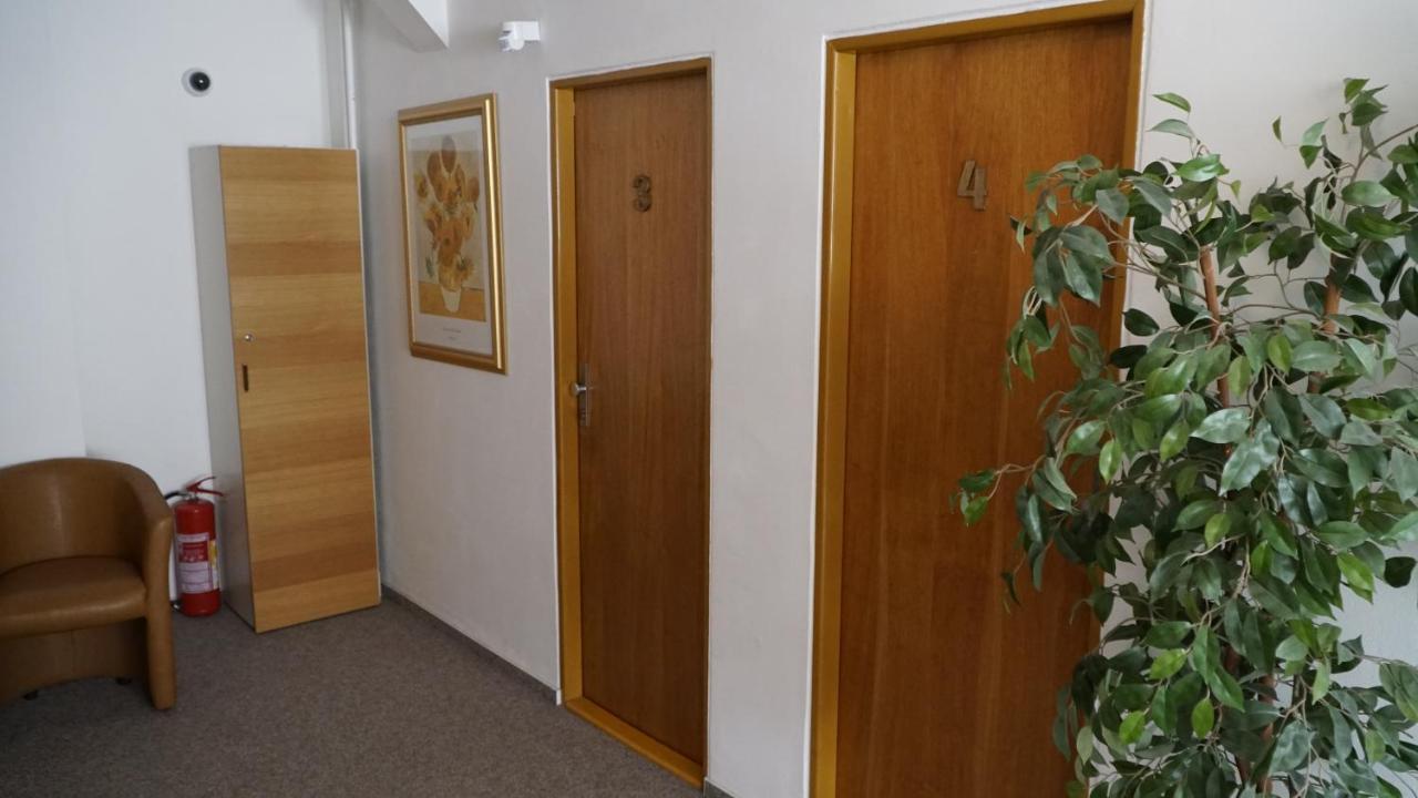 Pension Fox Praga Zewnętrze zdjęcie